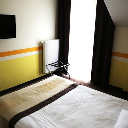 Hotel Folklor Miedzyrzec Podlaski Phòng bức ảnh