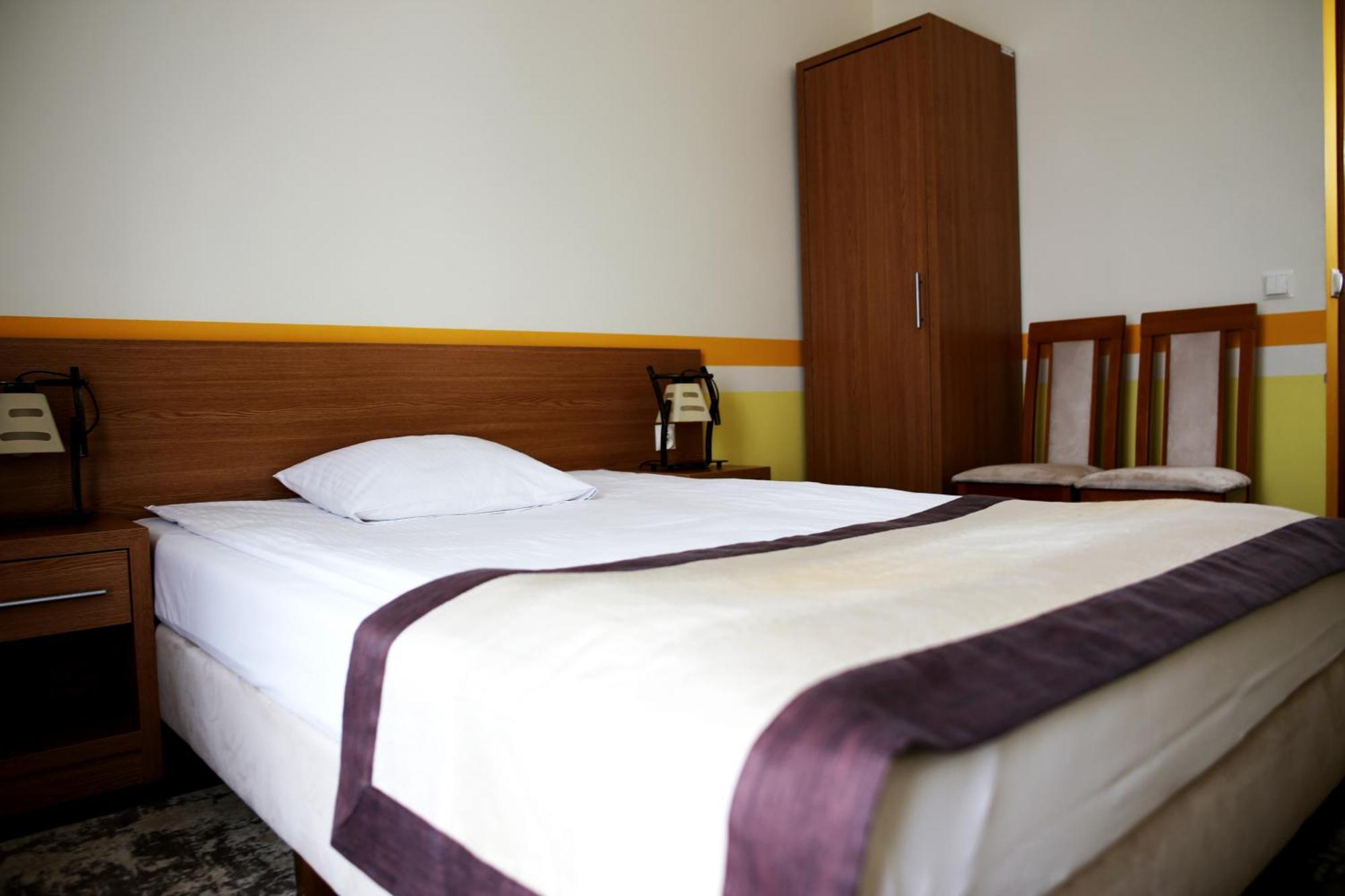 Hotel Folklor Miedzyrzec Podlaski Phòng bức ảnh