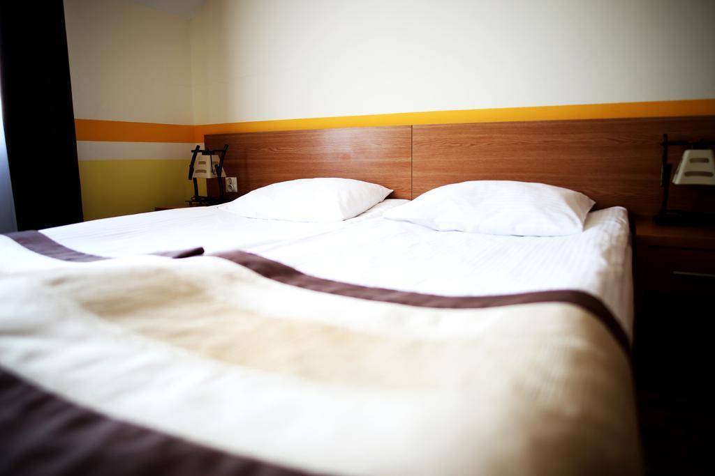 Hotel Folklor Miedzyrzec Podlaski Ngoại thất bức ảnh