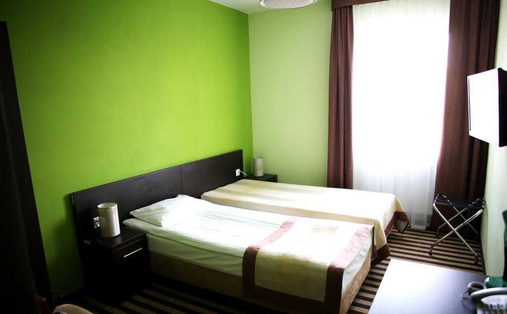 Hotel Folklor Miedzyrzec Podlaski Ngoại thất bức ảnh